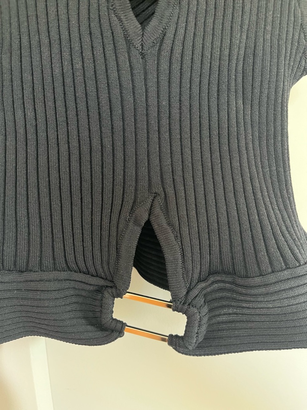 Ribbed Reversible V-Neck Black Tank Top with Hardware - Picture 4 of 11